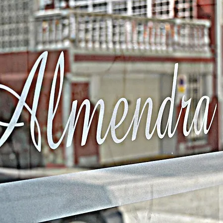 Almendra ホテル